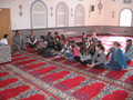  Der Imam der muslimischen Gemeinde in Hürth beantwortet die Fragen der Sechstklässler vom EMG 