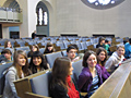 Lohnenswerter Besuch eines jüdischen Gotteshauses: Die Katholiken der Klasse 8a in der Kölner Synagoge 