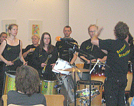 Auch ein Auftritt einer Trommelgruppe unter Beteiligung demenzkranker Menschen stand auf dem Tagungsprogramm 