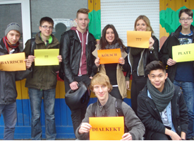 Wat is dat dann? Die Sprachforscher nach getaner Arbeit 