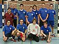 Elmar Frensch (l.) und das erfolgreiche EMG-Handballteam