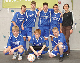 Lukas, Phillipp, Alexander, Kevin, Anna Mehlich (o.R.v.l.) , Mirko, Christoph und Christoph bilden das EMG-Team