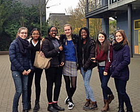 Infotainment: EMG-Medienscouts und Eltern besch�ftigen sich ganz praktisch mit dem Thema Facebook