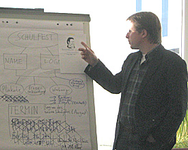 EMG-Lehrer Matthias Brock präsentiert vielfältige Vorschläge zur Gestaltung eines Schulfestes