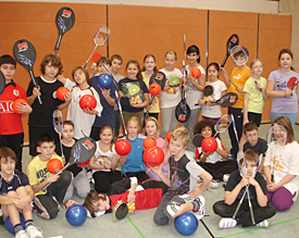 Die fast 900 Euro fließen in qualitativ hochwertige und vor allem sichere Materialien für den Sportunterricht 