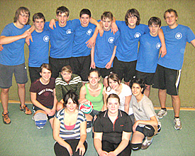 Erfolgreiche Volleyballer: Das EMG-Jungenteam sicherte sich souverän den Titel, die Mädchen belegten Platz zwei 